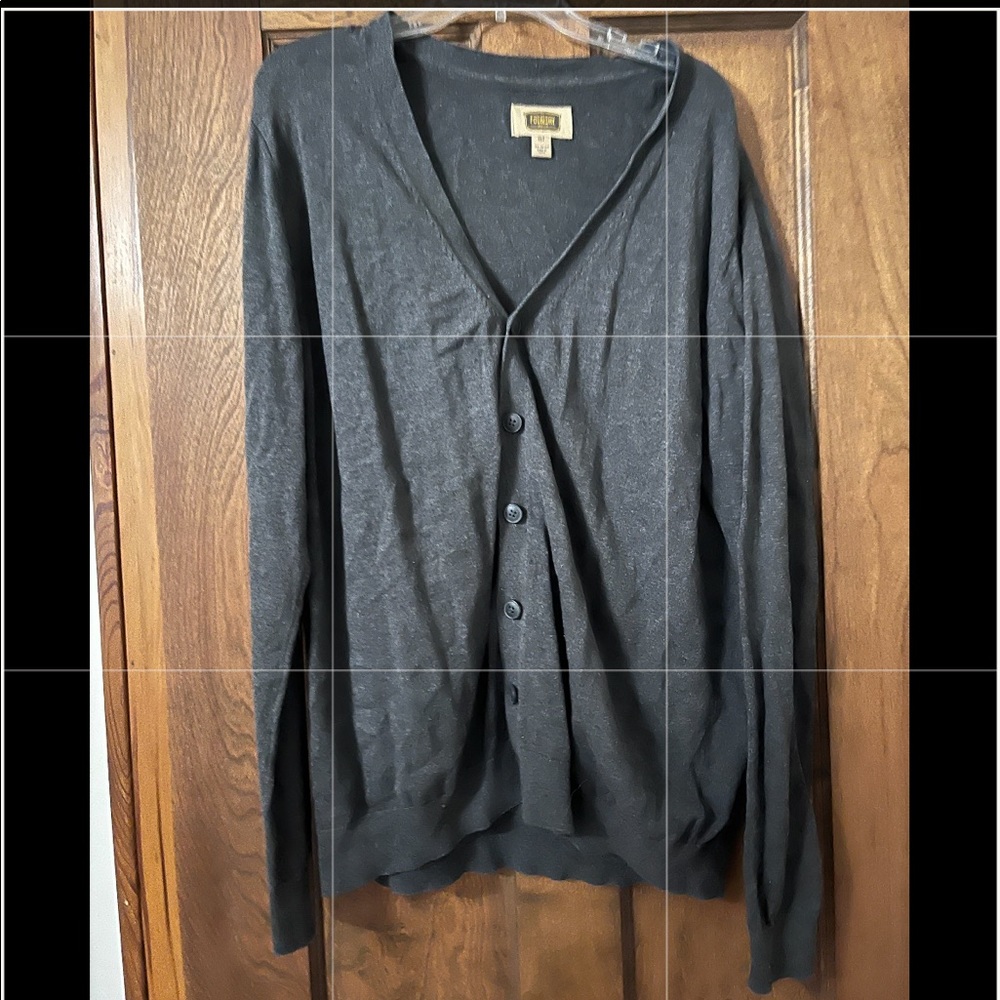 Men’s gray cardigan